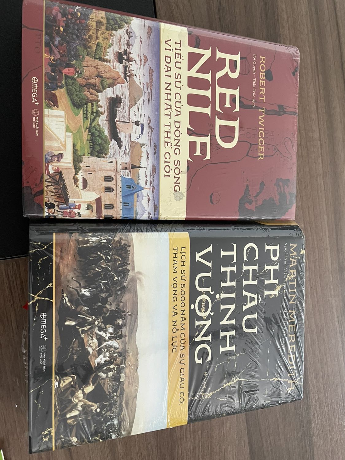 Mới mua, chưa đọc nội dung. Nhưng nghe giới thiệu thì thấy đáng mua.
Sách giao nhanh, dầy nặng, bìa cứng lại mua sale giá 481k thì phải chốt ngay.