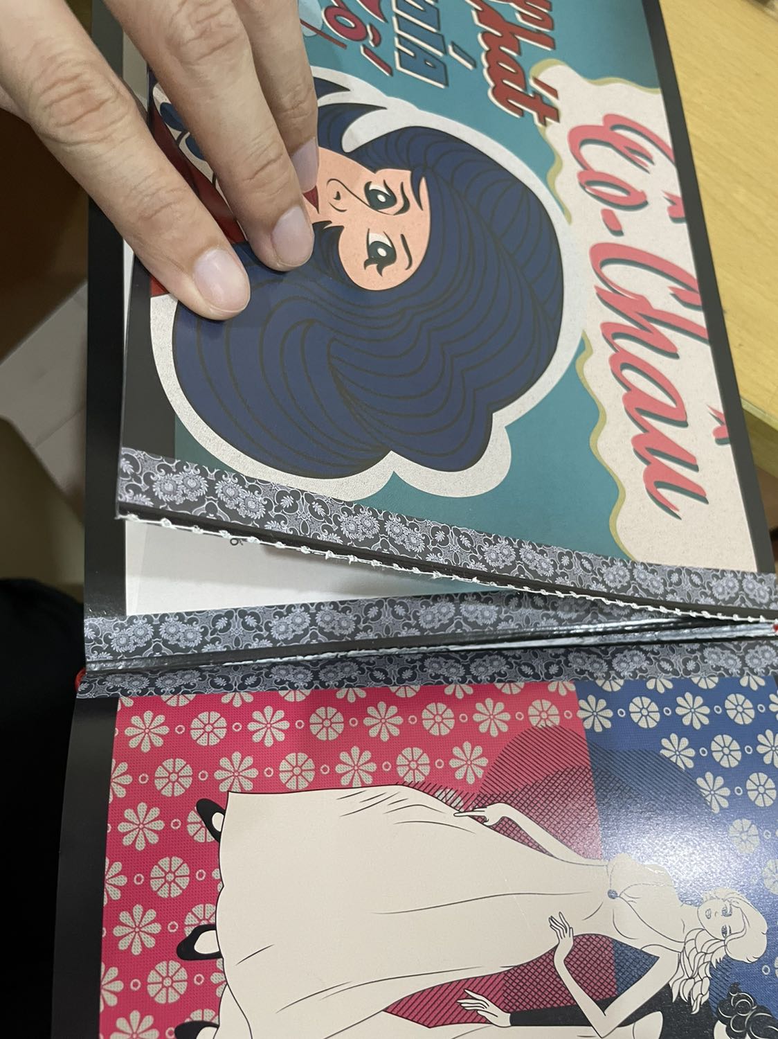 Mình mới mua sáng nay, mở ra tới trang gần cuối thấy, Sách bị rớt trang, mình đổi trả được không shop