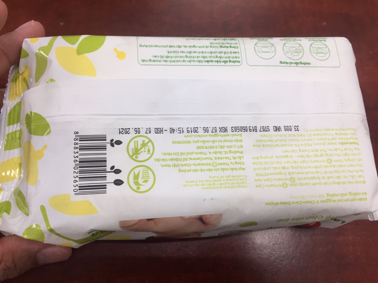 Sản phẩm giao hàng cho mình vô cùng cũ, bẩn, nắp mở đã hỏng luôn, mình vẫn nghĩ chất lượng sản phẩm tốt như những lần trước nên chủ quan không xem hàng. Mình còn đặt tiki save cho sản phẩm này nữa. Cảm thấy tiki đang *** dối khách hàng. Cực lù tức giận và thất vọng.