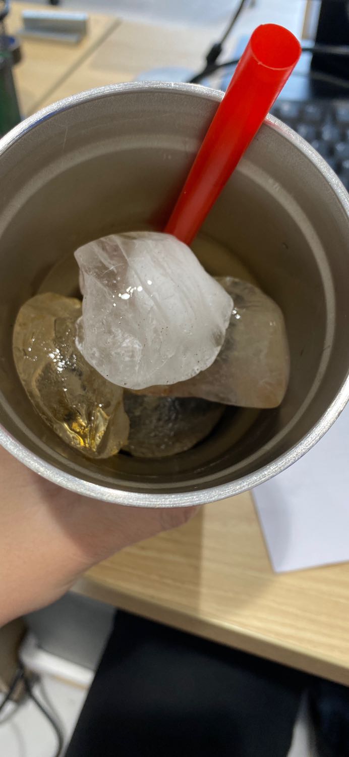 Cà phê chuẩn không pha phụ gia và tạp chất. 
Uống đến đâu xay đến đó mùi rất thơm, rất êm.
Uống cf nguyên hạt ở đây không thể uống cf đã rang xay sẵn ở nơi khác bán