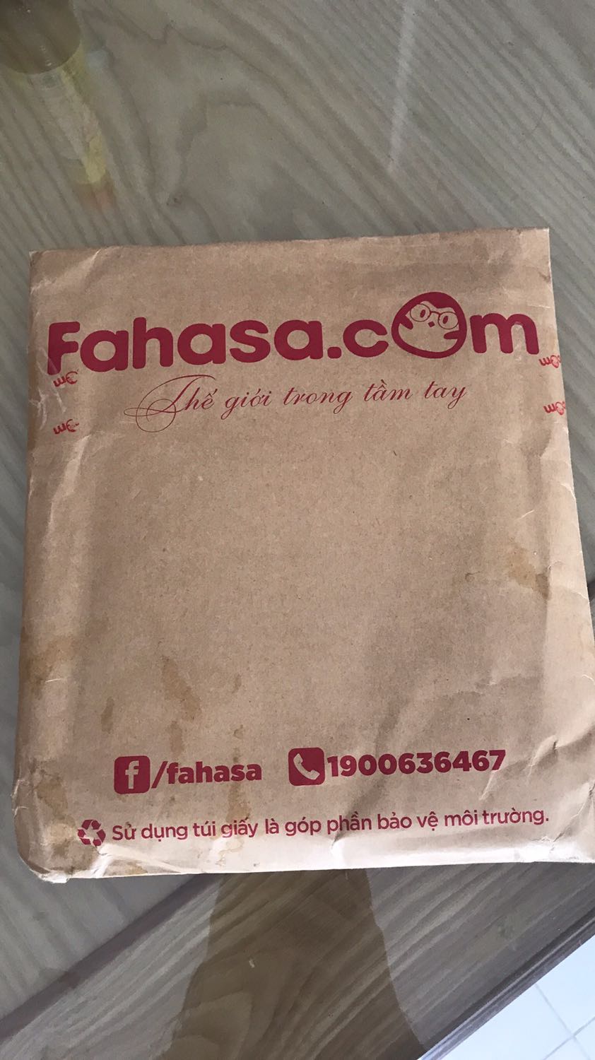 Sách Mai Lan Hương thì trước giờ khỏi nói rồi, năm nào vô năm học mới cũng phải mua sách của cô, nhiều dạng bài tập để ôn luyện, phía sau sách thì lúc nào cũng có phần tóm tắt kiến thức, mà góp ý lần sau Fahasa đừng có gói sách chung với miếng xốp nha, miếng xốp này khó phân huỷ lắm á