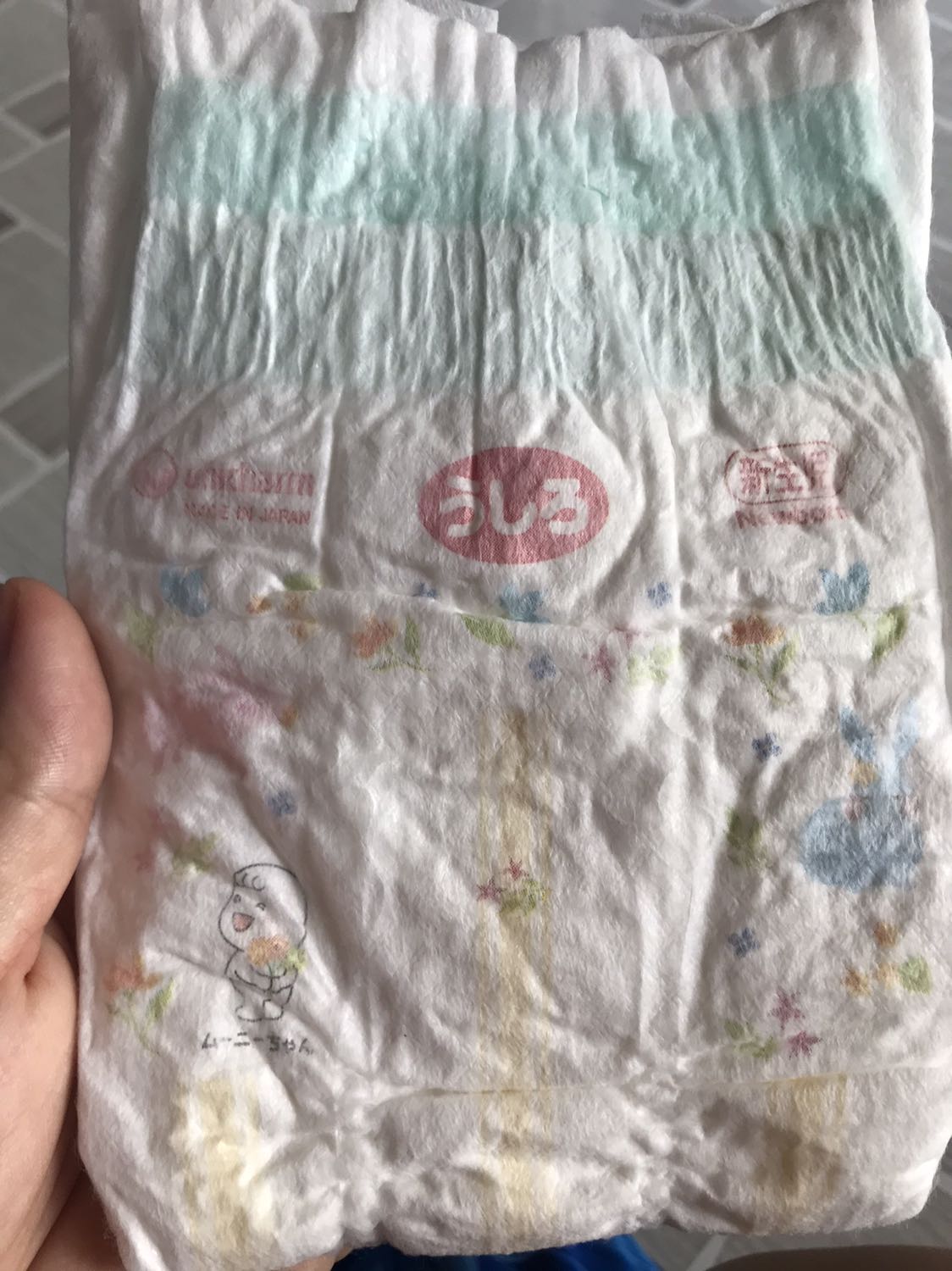 Bỉm mỏng nhẹ, êm ái, em bé ngủ ngon