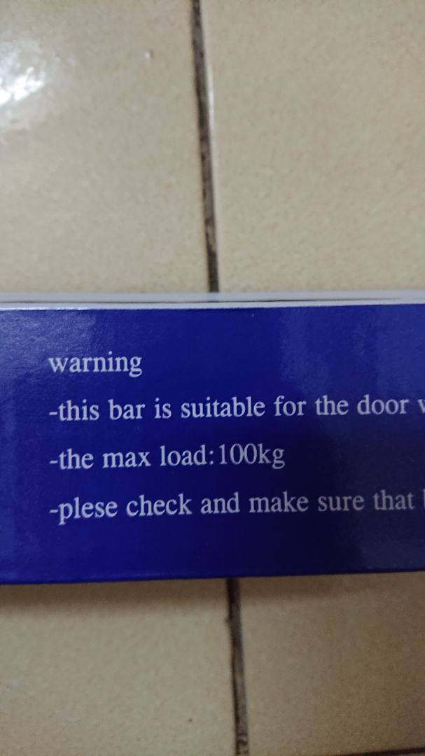 Có vẻ ổn, không biết cứ treo vậy (không có bắt vít) thì có được lâu không, chứ một ngày đẹp zời không để ý đang vít phát nó trượt xuống thì toang. Phát hiện có ít nhất 2 lỗi từ tiếng Anh như trong hình, palm chứ không phải là patm, please chứ không phải plese 😄. Nói chung từ ngữ trên sản phẩm phải chuẩn thì mới chuyên nghiệp, đa số hàng nhái, hàng kém chất lượng mới ghi sai từ như vậy. Thực sự cho 5 🌟vẫn là chiếu cố.