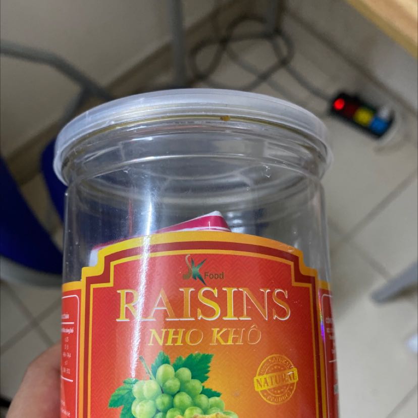 Nho khô khá tệ. Loại chắc 2-3 gì đấy. Có những quả mốc và có vẻ như hỏng.