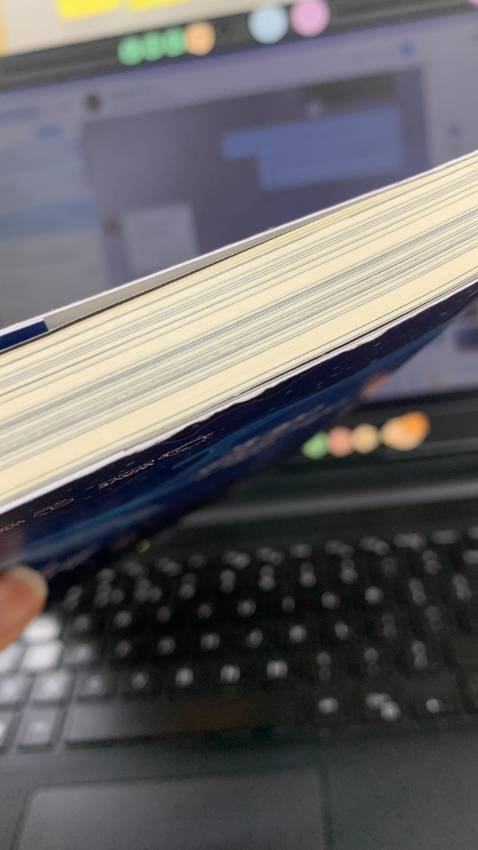 đóng gói quá tệ so với sản phẩm là sách chứ không phải đồ gì khác. Chưa kể sách bị bẩn, mình có dùng giấy lau đi nhưng không hết (không dùng giấy ướt vì sẽ ảnh hưởng đến chất lượng giấy). Vô cùng khó chịu vì kể cả mua sách bên sàn khác cũng không bao giờ bị tình trạng như này. đóng gói quá tệ so với sản phẩm là sách chứ không phải đồ gì khác. Chưa kể sách bị bẩn, mình có dùng giấy lau đi nhưng không hết (không dùng giấy ướt vì sẽ ảnh hưởng đến chất lượng giấy). Vô cùng khó chịu vì kể cả mua sách bên sàn khác cũng không bao giờ bị tình trạng như này.