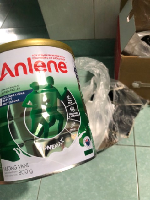 Giao hàng sữa thì mop, được cái nồi quà tặng, bể cái lồng ở trong, nấu sao. Giao hàng quá tệ