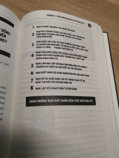 Nếu mỗi ngày đọc 1 lời khuyên thì 3 tháng 10 ngày mớ hết cuốn sách 101 lời khuyên tài chính cá nhân từ Thái Phạm 

Mình thích câu nói về việc lên kế hoạch để tăng năng suất lao động của bản thân và là cơ hội để vượt mặt đối thủ. 

Song song đó, hơn 30 lời khuyên cho quý nhà đầu tư F0 vô cùng thực chiến và áp dụng được cho NĐT tại Việt Nam 

Sách mới, giấy thơm, shipper giao hàng nhanh. Ủng hộ shop dài dài.