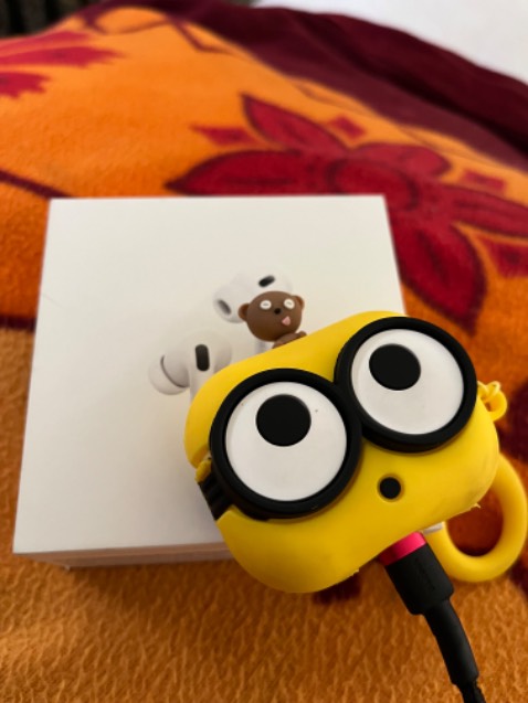 Sau 5 năm vắt kiệt tai trái của ap2 do chỉ đeo vừa tai trái thì cũng có phân vân giữa ap3 và pro2 thì tui quyết định sài loại pro2 in-ear để phát huy đc công năng của cả 2 tai 🤣 ngang giá thì có nhiều sự lựa chọn hơn nhưng mua airpod chỉ để hợp với hệ sinh thái apple!