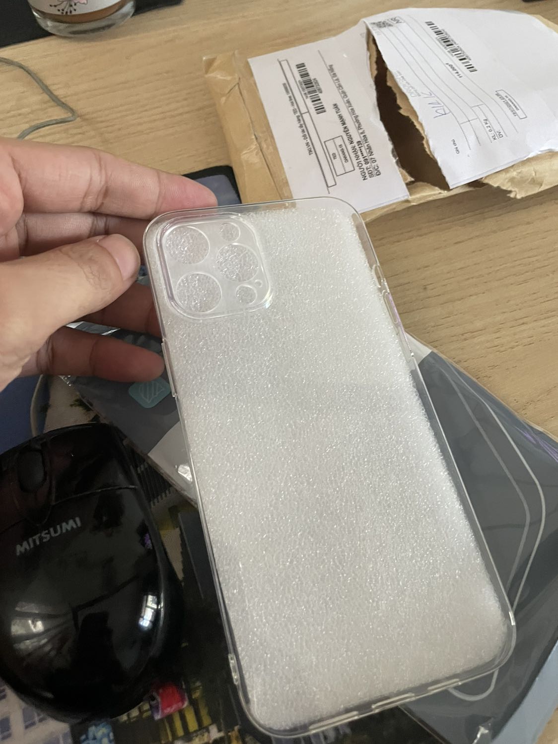 Mình đặt 2 ốp 12 pro 6.1 sao lại gởi 1 cái 12 pro max 6.7 shop