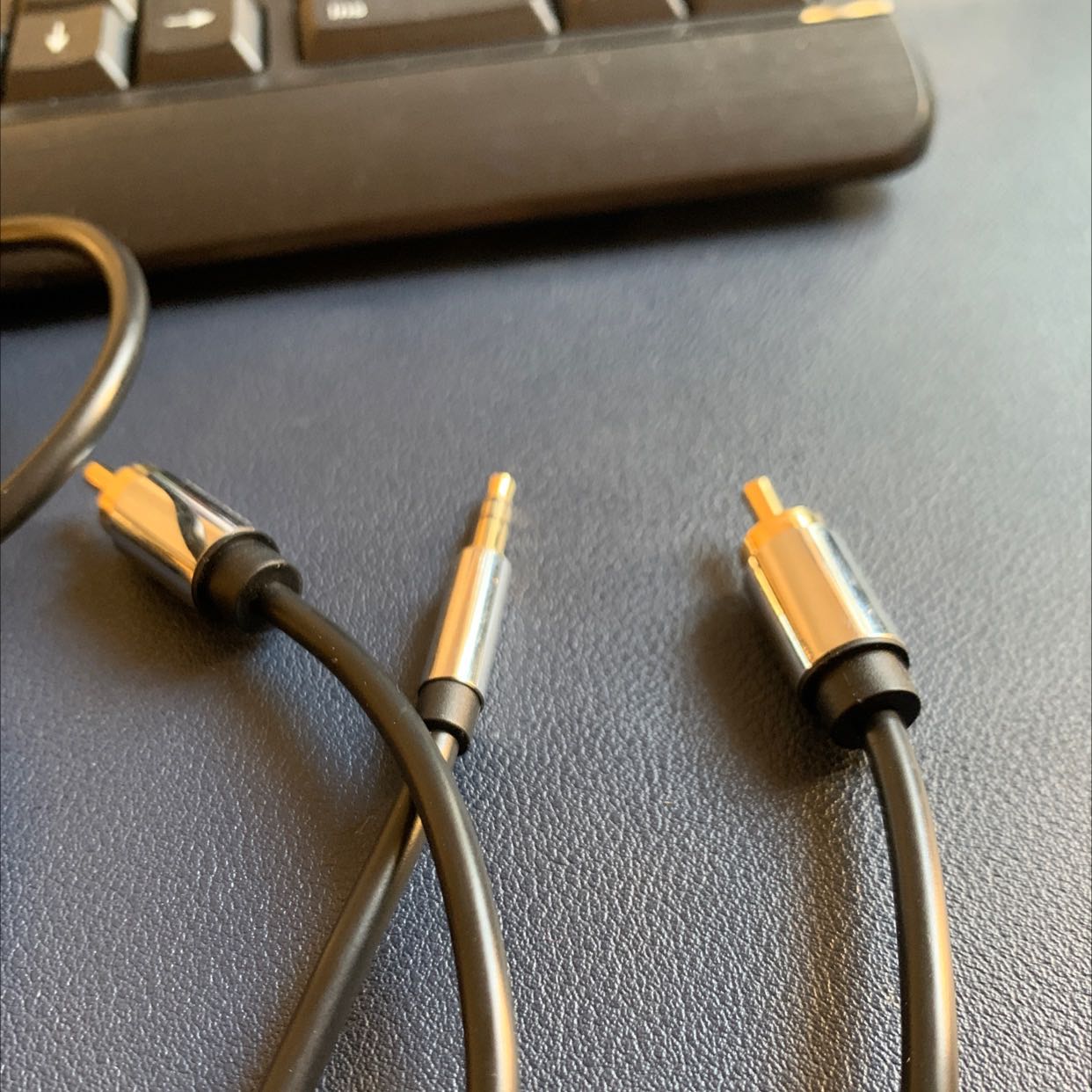 dây mềm, mẫu đẹp, chưa sử dụng, với kinh nghiệm dùng thì đây là đồ chuẩn hãng. nên mua. đóng gói kỹ, có tem phiếu hãng hẳn hoi