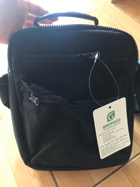 Túi đẹp, chất liệu tốt. Mang đi học, đi chơi đều rất Okie. Shop nhiệt tình, dễ thương. Hàng đóng gói rất cẩn thận. Rất đáng để mua.