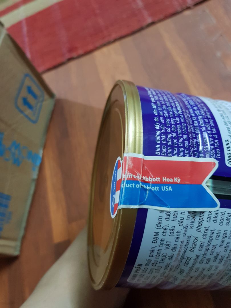 thực sự thấy thất vọng . nhận hàng bị xước. bẩn tem cũng trầy. đóng hộp cực kỳ cẩu thả có mỗi tờ giấy mỏng. mình thực sự ko muốn nhận sản phẩm này. mâtz tiền mua chứ phải ko đâu nhận được sp không tốt. NG đủ chỗ. mình cần  tiki giải thích