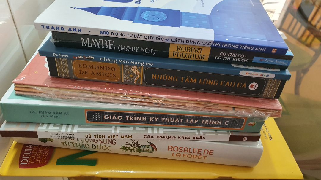 Sách sale nên giá rẻ khỏi phải bàn. Nội dung tạm ổn. Sách in rõ ràng, Tiki giao hàng rất nhanh.