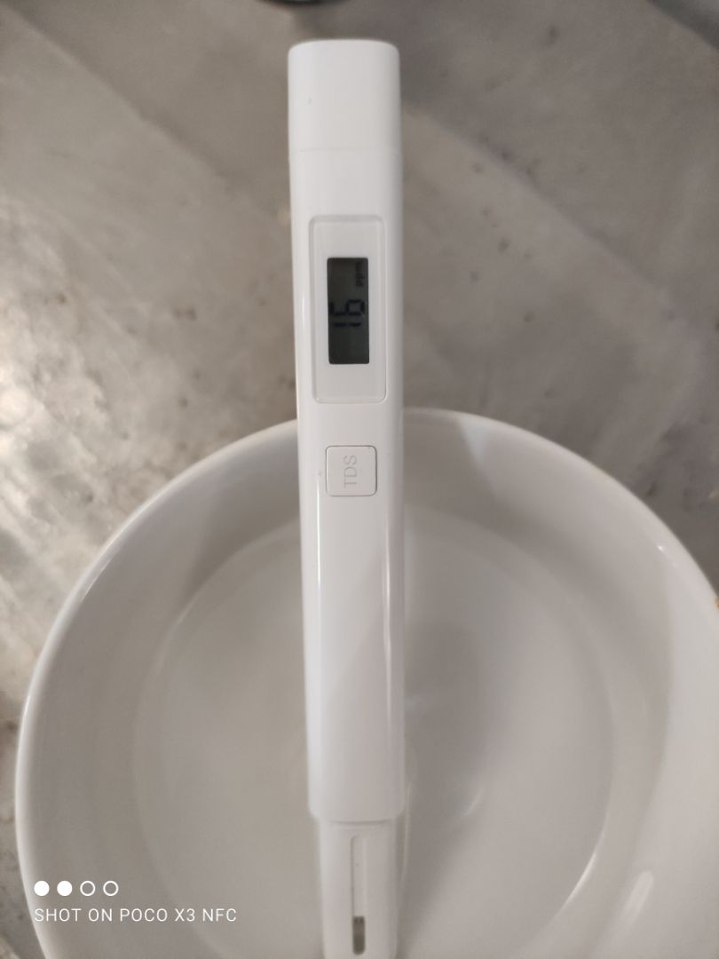 Đánh giá sau 1 tháng sử dụng, nước lọc là nước phèn trên cát đã qua 1 lần lọc bằng bể lắng, ảnh trước là trước khi lọc(288), sau khi qua máy lọc (16), máy hoạt động ổn định trong 1 tháng ( chỉ có phải thay adapter đó chuột cắn cháy). Những người nào chịu khó mày mò tí thì nên mua.