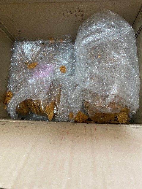 Định mua làm quà mà nhận gói hàng bể nát