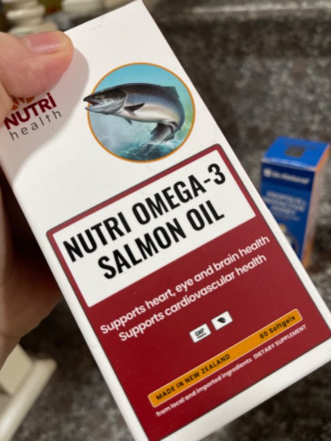 Date xa, hàng ko bị móp méo, mua combo mấy loại luôn mà cái nào cũng có quà 😂