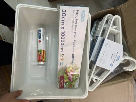 Màng Bọc Thực Phẩm , Đồ Ăn PE Shinsen Đạt Tiêu Chuẩn Tiêu Dùng Nhật Bản Đảm Bảo An Toàn Cho Người Sử Dụng - Chính Hãng inochi ( Tặng kèm khăn lau pakasa) - 30cm x 10000cm
Nhắc đến hàng inochi thì không còn gì để bàn . Mình hay mua hàng inochi ở các trung tâm thương mại . Nhưng từ khi biết shop này có bán hàng chính hãng inochi thì mình hay đặt hàng của shop bởi vì rất tiện nhận hàng sau 2h khi đặt khỏi mắc công ra siêu thị. Vì sự an toàn cho sức khỏe nên chọn hàng chính hãng của thương hiệu được kiểm định mua nha mọi người