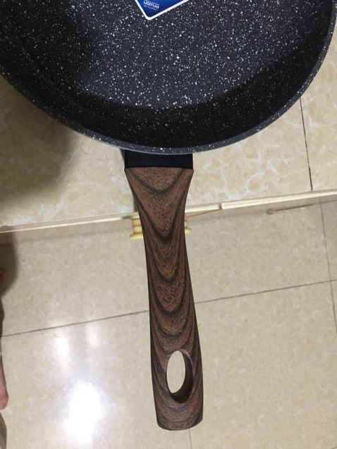 ok đã *** dùng được trên bếp từ, chảo cầm rất chắc chắn còn độ chống dính chờ thời gian dùng lâu xem bền không mới biết. tạm ổn!