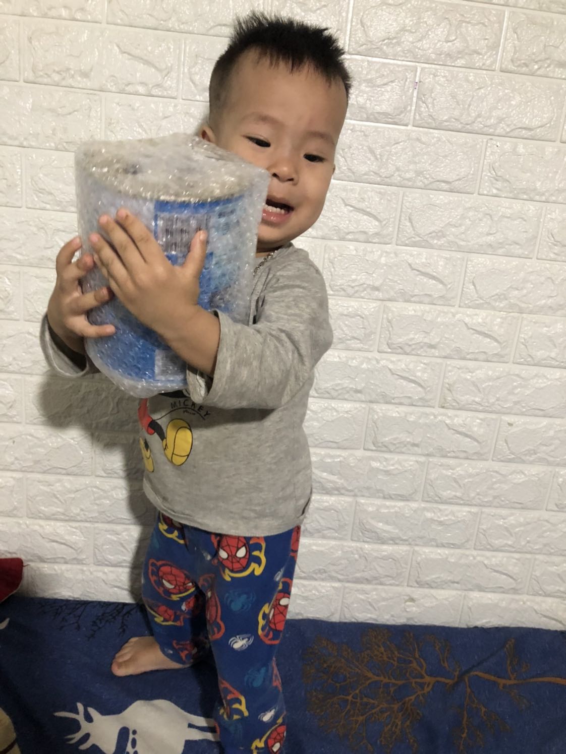 Đóng gói chắc chắn k bị móp méo
Date 4/2023 cơ ạ
Uống thử xem tnao 
Ok sẽ ủng hộ tiếp ạ