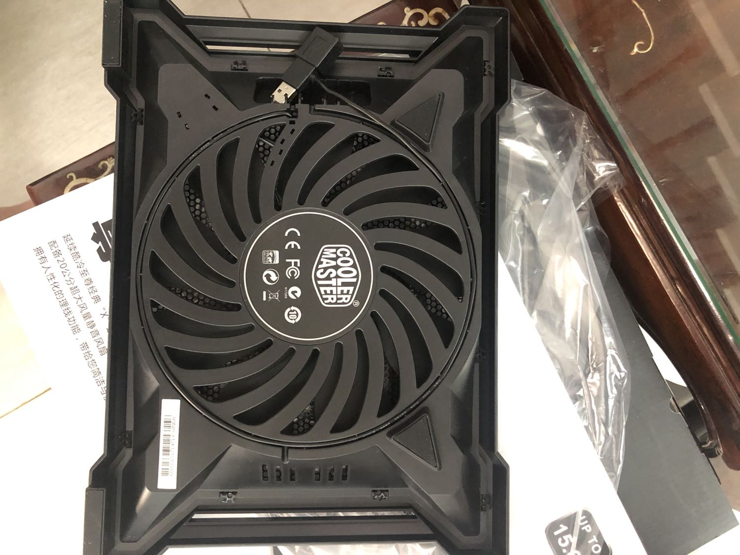 Giao hàng siêu nhanh, đóng gói chắc chắn, đúng hàng chính hãng công ty, tản nhiệt rất tốt, tôi xài đế thấy máy giảm nóng hẳn, làm tăng độ bền máy, nói chung tôi rất hài lòng