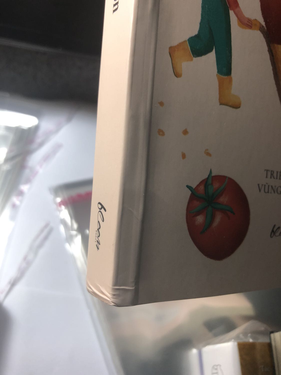 Bị gấp ngay gáy hơi đau mà sale rẻ nên chịu