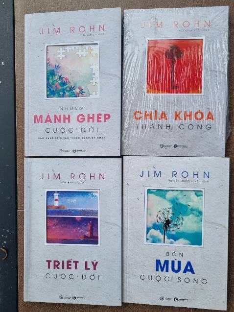 Giao hàng nhanh, đóng gói cẩn thận, chất lượng sách tốt.