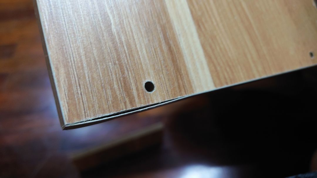 Kệ thì okie, không quá lỏng lẻo, so với giá tiền thì ổn lắm rồi, mỗi tội bị bong 2 chỗ nhưng mình vẫn chấp nhận được. Tiki Fast mới giao lâu dã man thật, chờ mòn mỏi hơn 1 tuần liền. Vì muốn tăng chiều cao mà không muốn thêm ngăn nên mình mua 2 giá chồng lên nhau luôn. Kệ thì okie, không quá lỏng lẻo, so với giá tiền thì ổn lắm rồi, mỗi tội bị bong 2 chỗ nhưng mình vẫn chấp nhận được. Tiki Fast mới giao lâu dã man thật, chờ mòn mỏi hơn 1 tuần liền. Vì muốn tăng chiều cao mà không muốn thêm ngăn nên mình mua 2 giá chồng lên nhau luôn.