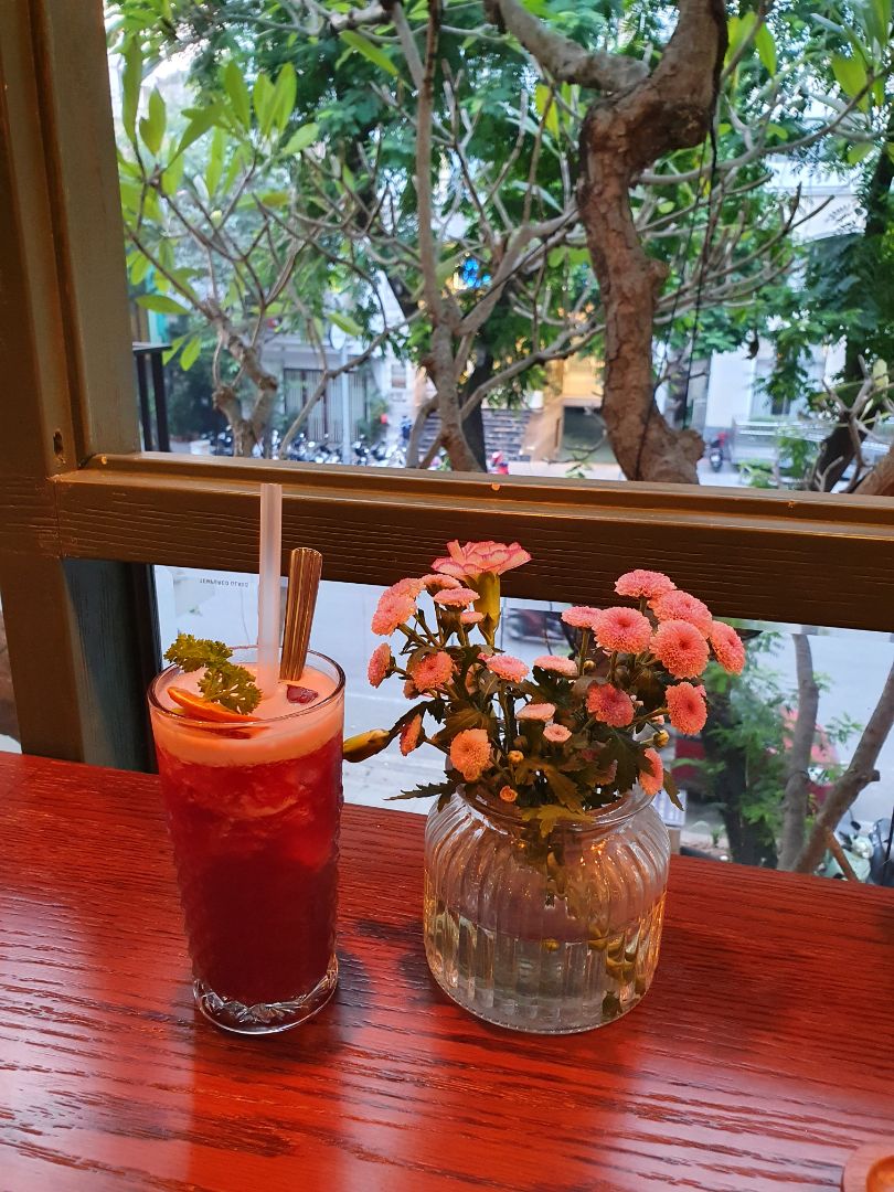 Giá cả hợp lý, gỗ khá dày dănn nhưng mà không có hướng dẫn lắp ráp đi kèm