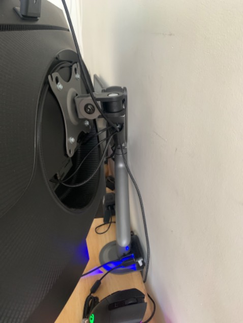 Sản phẩm đúng như ảnh và mô tả. Mình xài 1 tg r mới chấm, bền, gọn gàng, giúp cho nàn làm việc trở nên gọn hơn rất nhiều kk