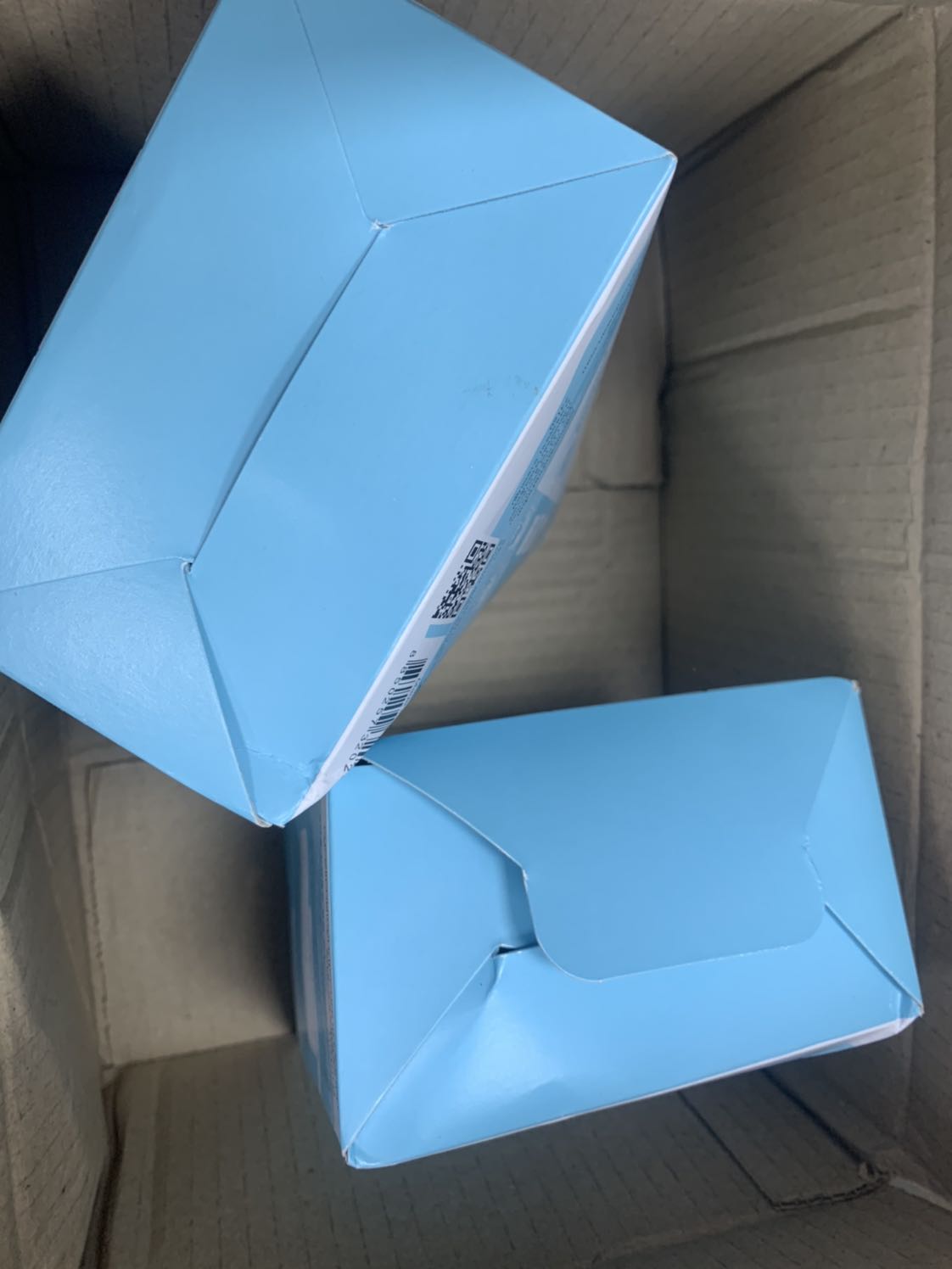 Đóng gói hàng ẩu quá. Hộp bong hết cả ra. Đề nghị tiki xem lại