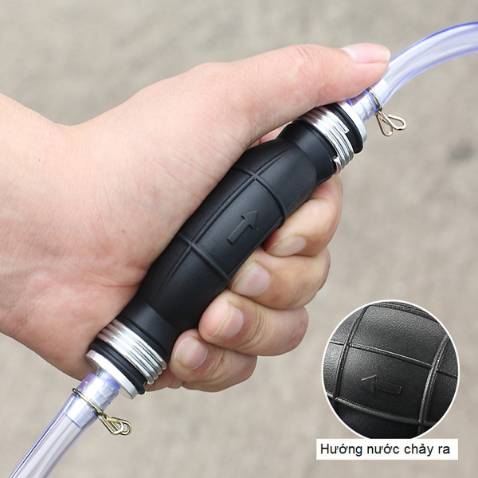 Sản phẩm không đúng với hình ảnh trên trang web.Hình ảnh quảng cáo đầu bơm bằng kim loại, nhưng hàng nhận được thì đầu bơm bằng nhựa. Đề nghị shop giải thích rõ