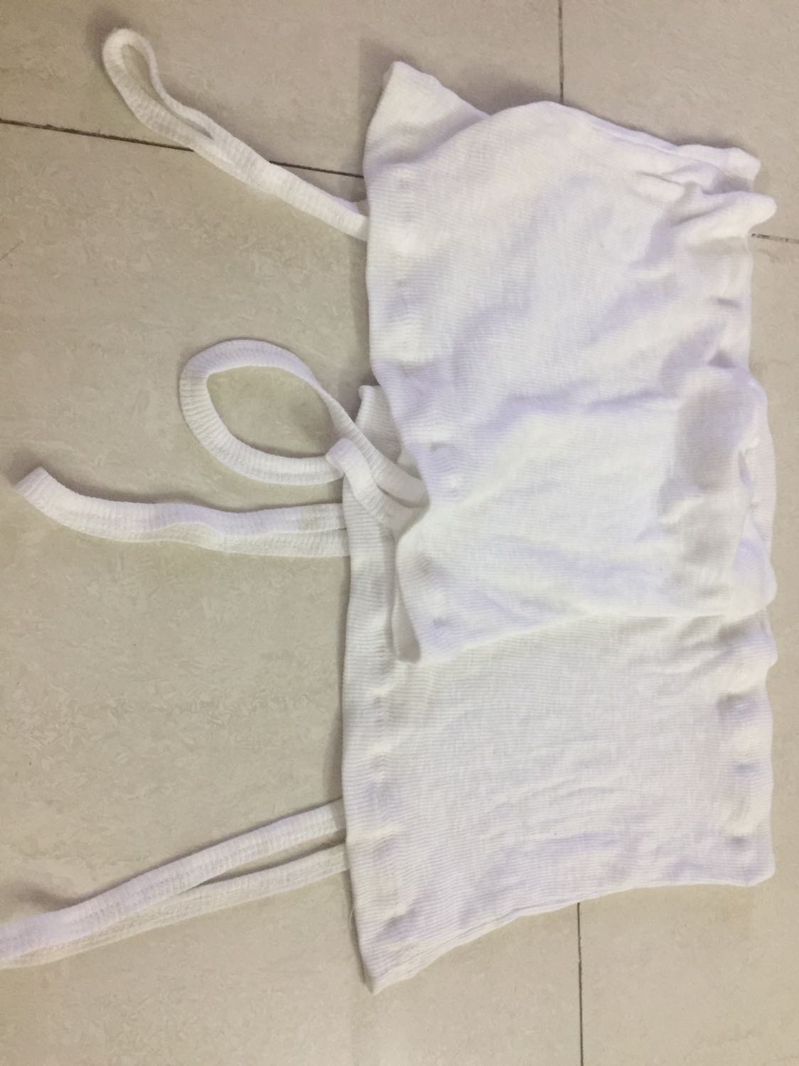 Sản phẩm không giống như hình. Chất lượng quá tệ. Thun nhão, gần như không co giãn. Không tưởng tượng nổi cửa hàng có thể giao sản phẩm như thế này cho khách. Yêu cầu Tiki phản hồi sớm.