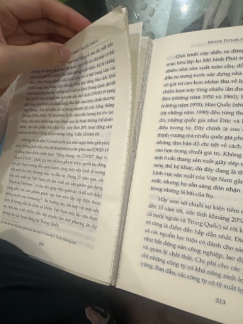Sách hay. Tuy nhiên đóng bìa không chắc chắn nên nhiều trang bị rớt ra ngoài
