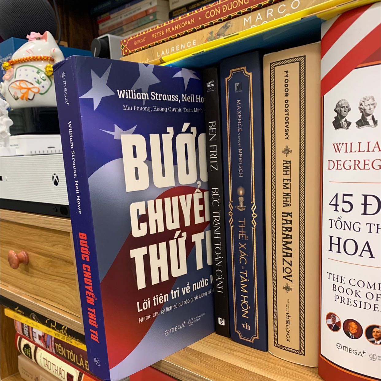 Sách đẹp, nội dung vẫn rất hay đến từ nhà Omega+, một góc nhìn rất sâu sắc về nước Mỹ qua bốn mốc chuyển mình từ Lạc Quan, Thức Tỉnh, Chuyển Mình cho tới Khủng Hoảng hiện nay

Cám ơn tiki đã giao hàng nhanh và đẹp