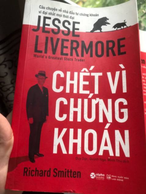 mới mua về dỡ ra xem đã thấy là sách cũ bị cong bìa và bị mốc mong shop rút kinh nghiệm