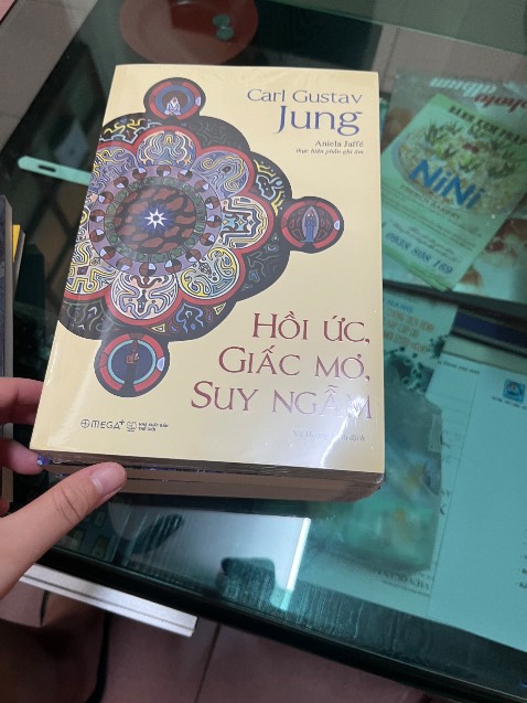 Shop đóng gói cẩn thận và giao nhanh. Bìa đẹp ghê nha. Giá tốt, sách chính hãng. Sẽ tiếp tục ủng hộ shop ah.