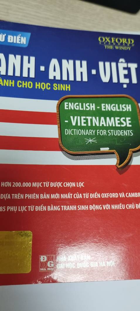 Sách giad tiền bằng nhau nhưng Mình đặt mua quyển từ điển màu xanh mà shop lại giao cho mình quyển màu đỏ. Quyển màu xanh chữ to hơn quyển này.