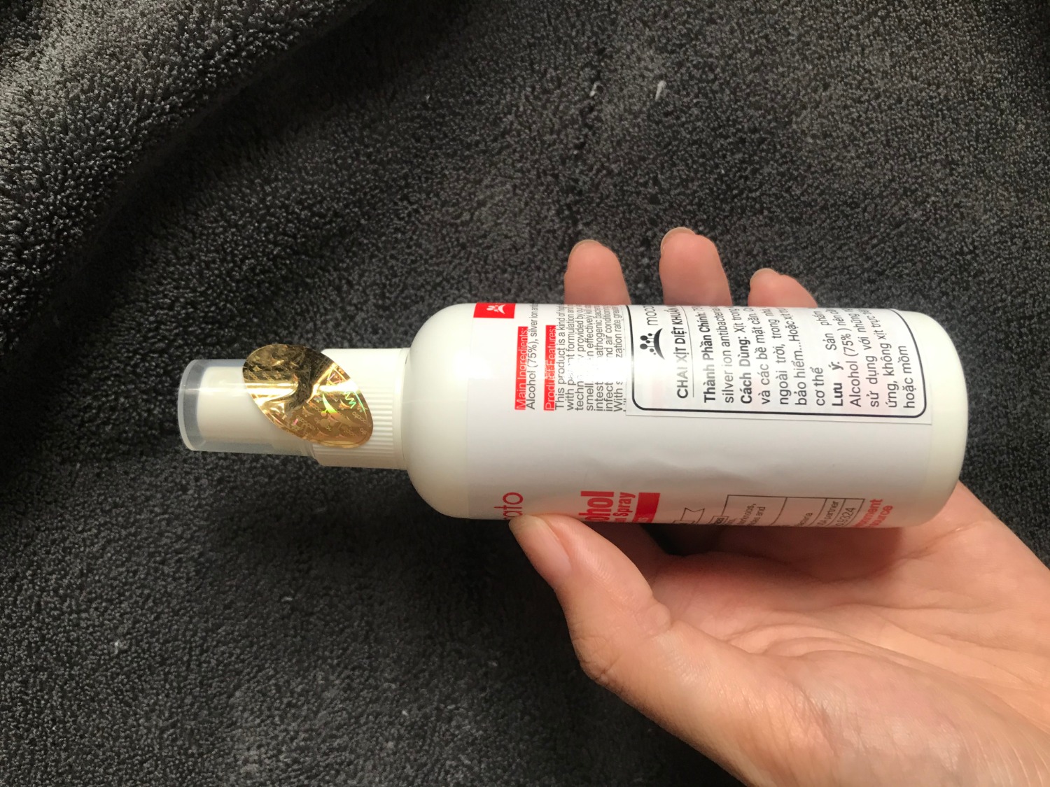 Sản phẩm được bao gói cẩn thận, không bị tràn. Chai còn có dán tem bảo đảm. Chai xịt phun sương mịn, nhỏ gọn dễ dàng bỏ vào túi xách, balo. Khử khuẩn mùa Covid rất yên tâm!