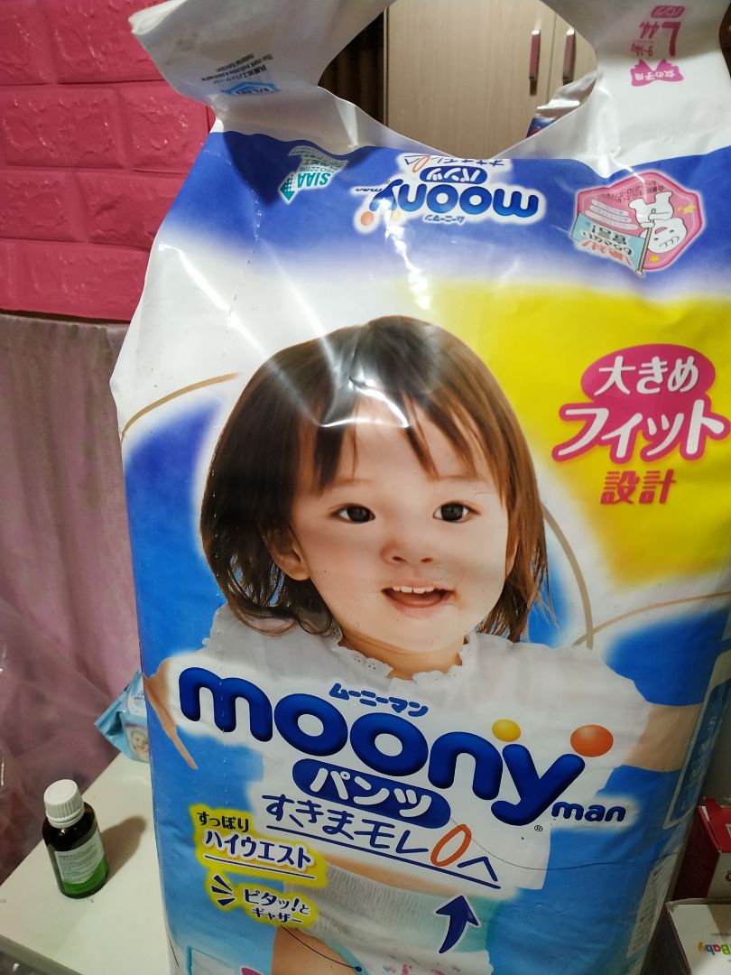 thấy hình ảnh là màu xanh dương nhạt mà đặt về bao bì màu xanh dương đậm kb hàng có chuẩn k nữa