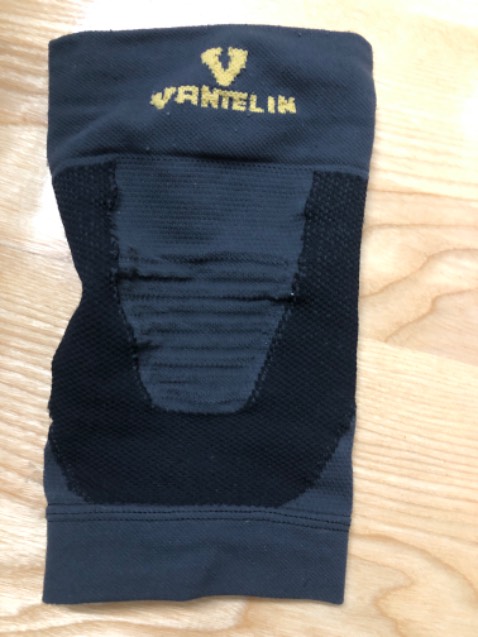 Bố mình bị thoái hoá khớp gối, nên khi mình mua băng này bố mình rất thích, đỡ đau rất nhiều !