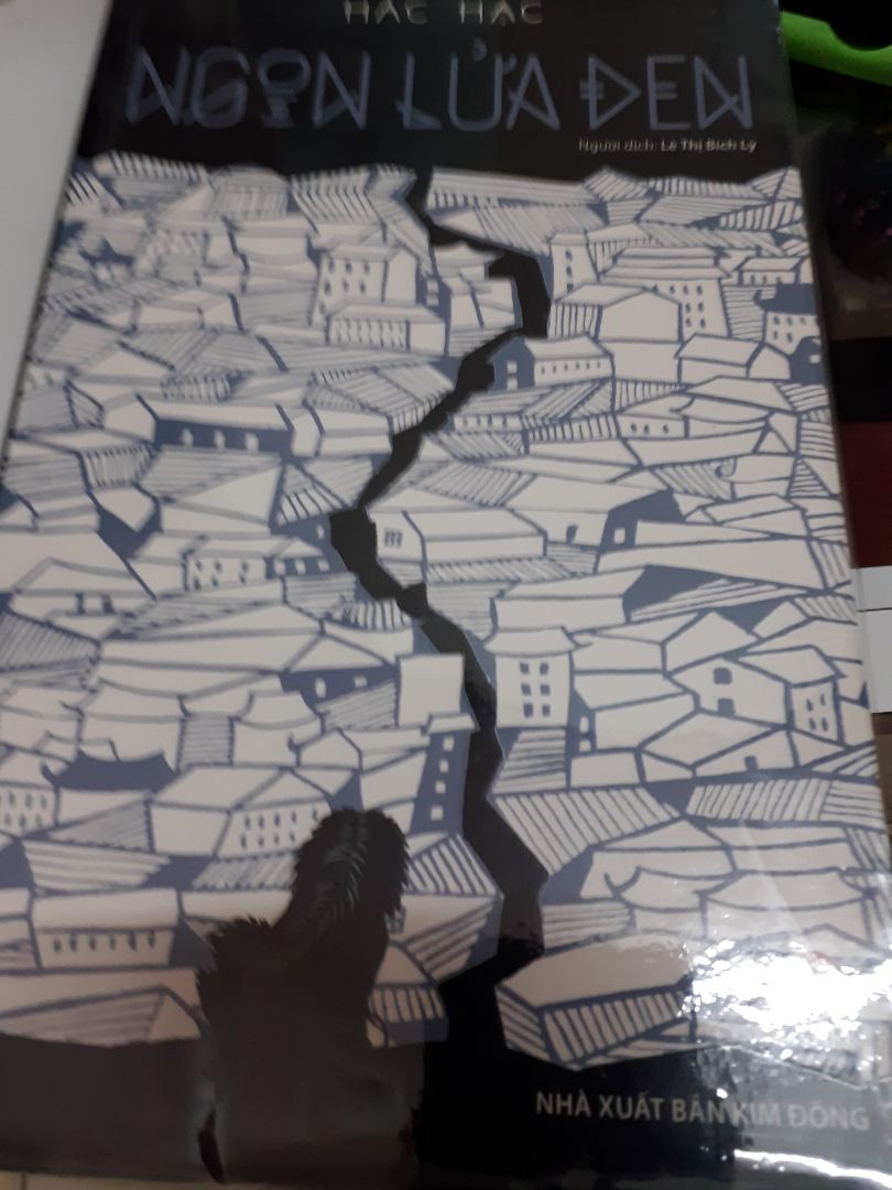 sách mua lúc đang sale rất rẻ chỉ còn 14k giao hàng nhanh hình thức ổn sách nhẹ giấy màu ngà dễ đọc .Nói chung là hài lòng