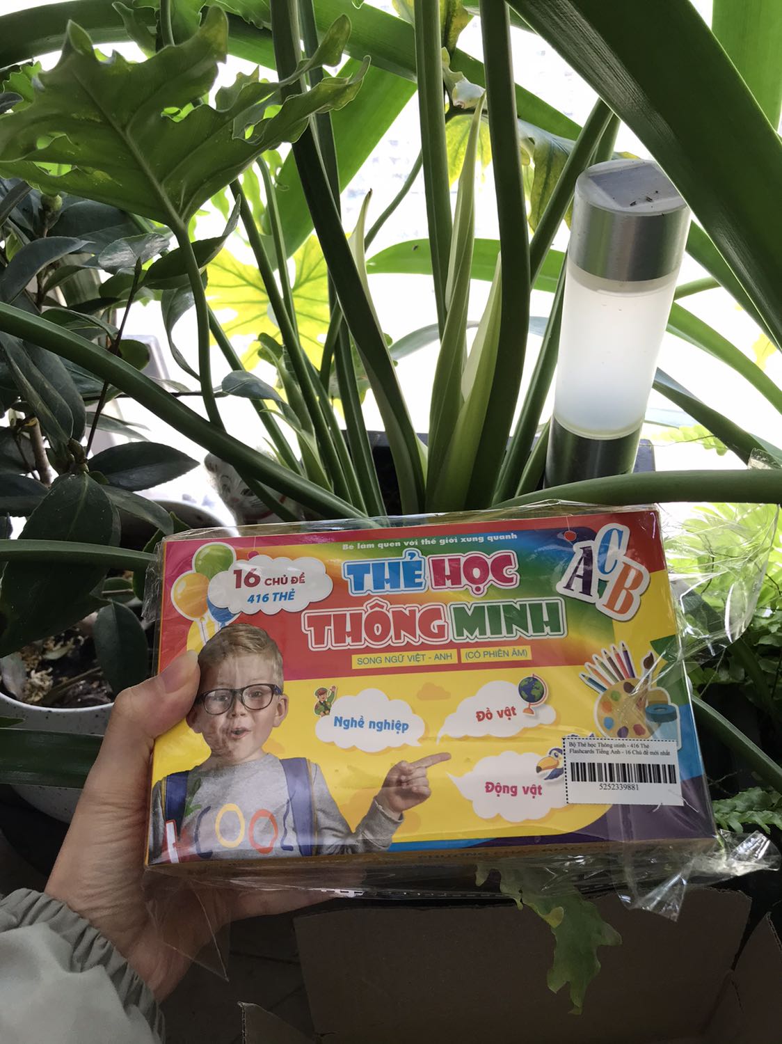 Mua sale 50%. Tiki giao đúng hẹn. Bộ thẻ khá nhiều chủ đề. Có những hình bị trùng lặp, các chủ để không được hay lắm, hình chọn in cũng chưa được đẹp. Tổng thể thì với giá 52k cũng tương đối ổn. Mua sale 50%. Tiki giao đúng hẹn. Bộ thẻ khá nhiều chủ đề. Có những hình bị trùng lặp, các chủ để không được hay lắm, hình chọn in cũng chưa được đẹp. Tổng thể thì với giá 52k cũng tương đối ổn.