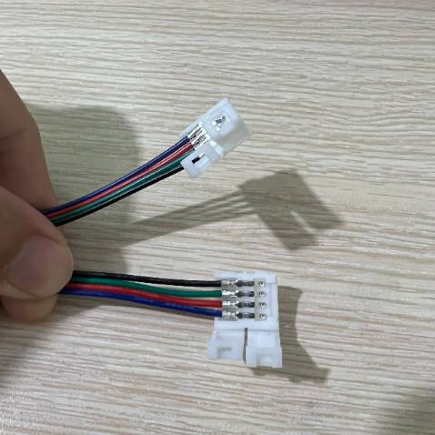 Kẹp tốt, dễ sử dụng, thích hợp cho dây 5050 rgb