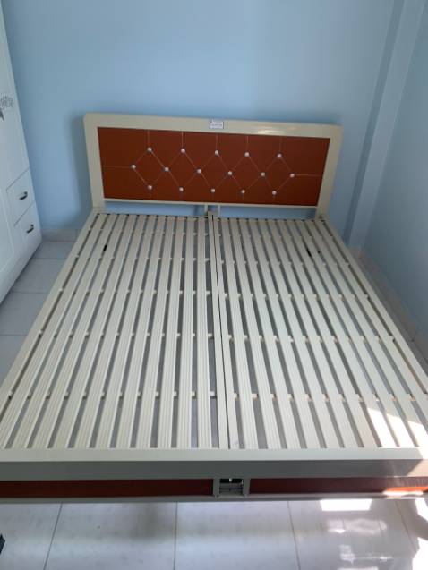 Giường chắc chắn, sang đẹp, thấy rẻ mua thử, ai ngờ nhận hàng hời quá luôn