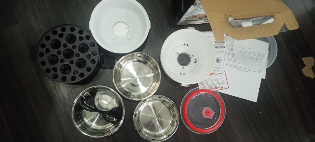 cảm ơn shop giao hàng siêu nhanh, nồi hấp rất OK nhanh nóng, đẹp , nhưng hơi nhỏ mấy bạn làm chung với mình mua mấy ngăn đựng đồ ăn to và cao hơn. Sẽ tiếp tục ủng hộ shop