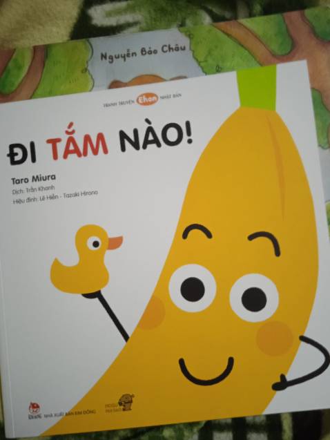 sách ít chữ con dễ hiểu, đầu tiên mình nghĩ sao nó đơn giản quá. nhưng mà như vậy bé lại rất nhớ và chăm chú nghe