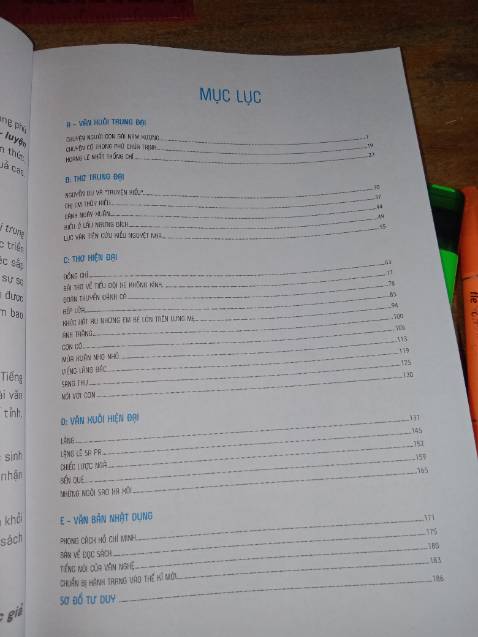 Sách rất đẹp, nd khỏi chê: chi tiết ngắn gọn đầy đủ ý và quan trọng là rẻ. Sách còn tích hợp luyện đề thi tuyển, làm dàn bài mẫu nữa. Nói chung là 5 sao