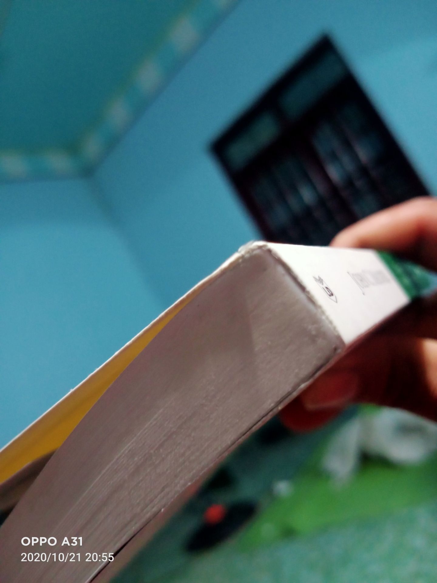 nhận xong giao hàng nhanh nhưng hơi phiền lòng vì sách quăn tít mù như này cứ như là mua sách cũ vậy.