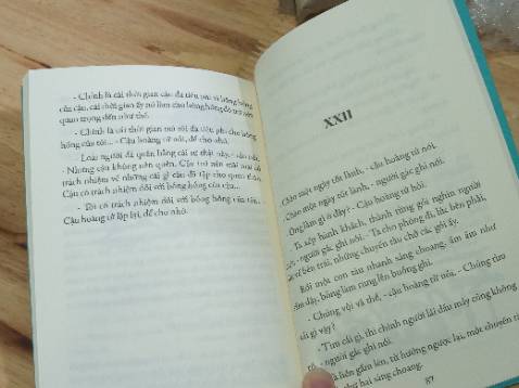 Phù hợp lứa tuổi, có hình minh họa xen kẽ trong các chương khá dễ thương.