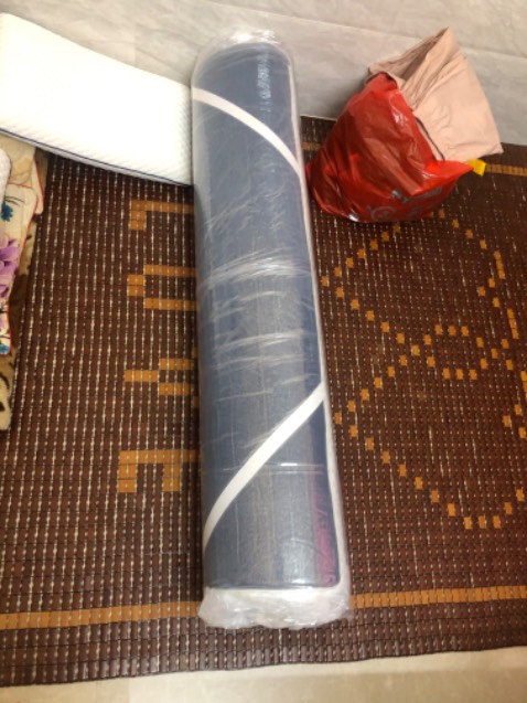 Nệm êm. Đúng kích cỡ yêu cầu. Phòng mình nhỏ nên đặt loại single. Có thể phải mua thêm tấm drag trải. Shop giao hàng hơi trễ.